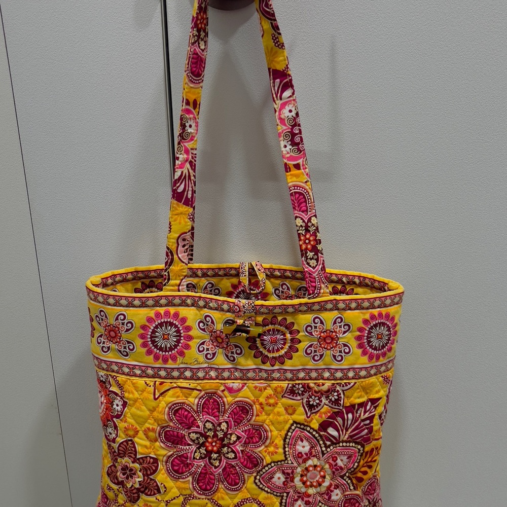 I2” Vera Bradley ToTe bag with matching wristlet